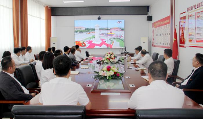 ꑸ۹ί(hu)M^(gun)Ӣ۾I(xin)@xʽ